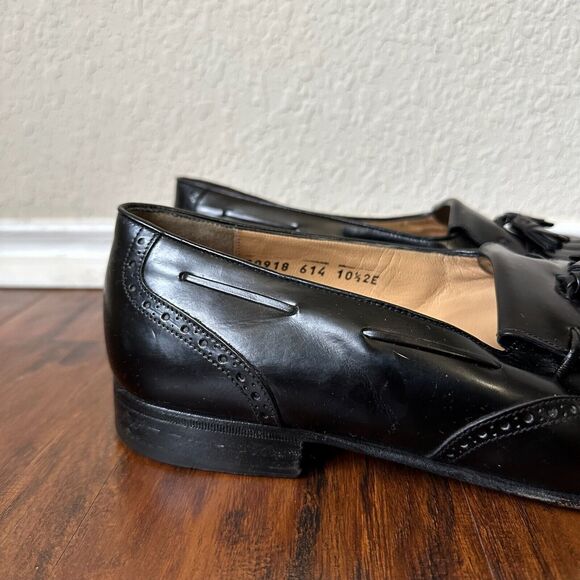 SALVATORE FERRAGAMO Kiltie Tassel Loafers Black Leather main image 8